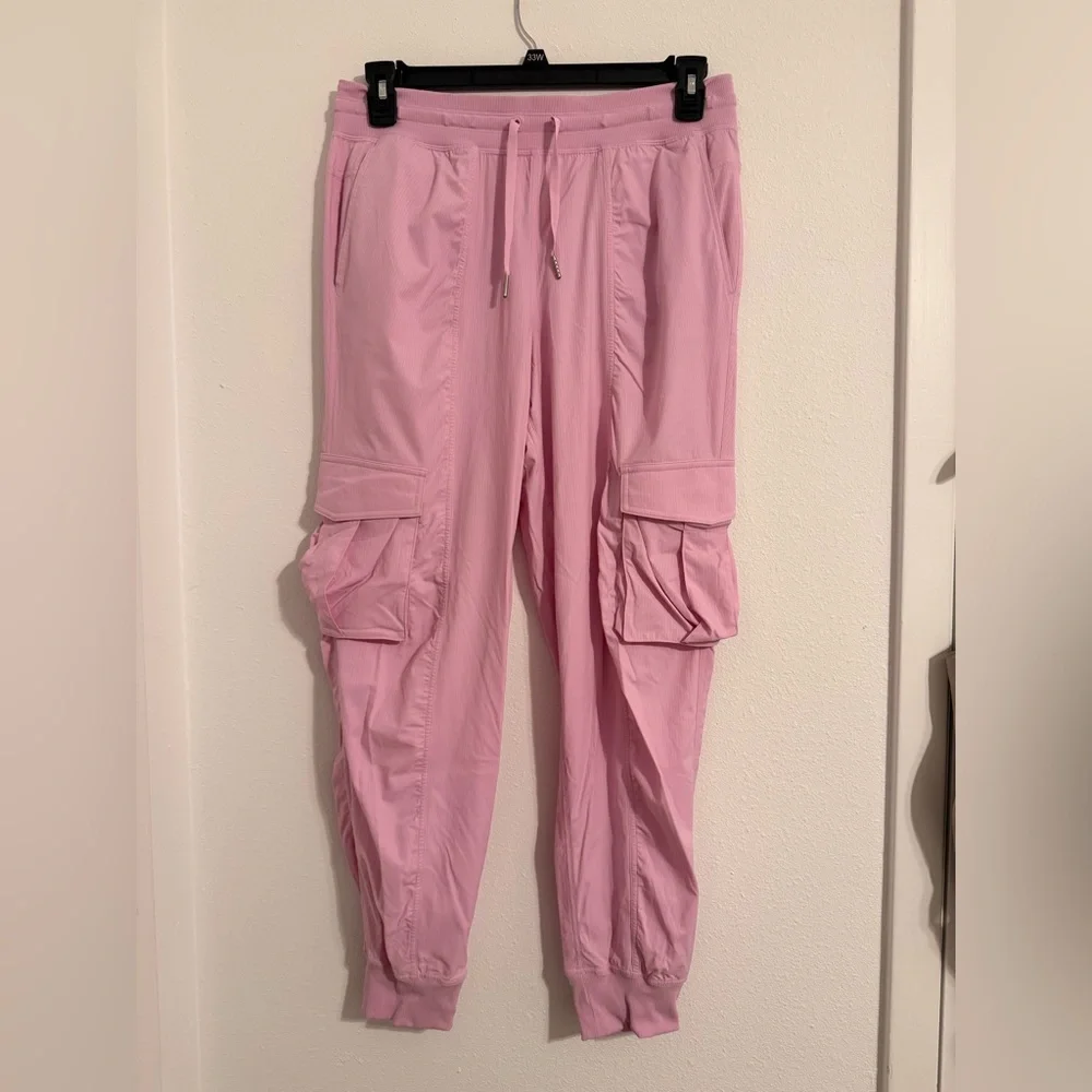 Lululemon Dance Studio Relaxed Fit Mid Rise Cargo Pants